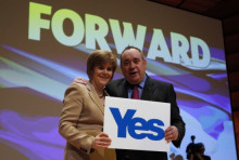 El primer ministre escocès i líder de l'SNP, Alex Salmond, amb la viceprimer ministra d'Escòcia i encarregada de negociar les condicions del referèndum, Nicola Sturgeon, al congrés del partit a Perth