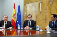 Pla mitjà de la reunió del ministre de l'Interior, Juan Ignacio Zoido, amb el president espanyol, Mariano Rajoy