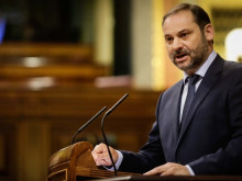 El portaveu del Grup Socialista al Congrés dels Diputats, José Luis Ábalos, durant la moció de censura d'Iglesias a Rajoy