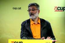 El diputat de la CUP Carles Riera en roda de premsa a la seu del partit