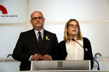 Eduard Pujol, amb Elsa Artadi, al Parlament