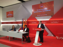 El primer secretari del PSC, Miquel Iceta, durant la seva intervenció en la inauguració de l’Escola Socialista de formadors al casal socialista Joan Reventós