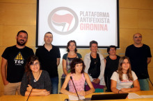 Representants de les diferents entitats i col·lectius que han constituït la Plataforma Antifeixista Girona