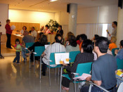 matriculació escola nens reunió gent