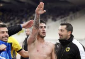 Giorgios Katidis va ser suspès a perpetuïtat a jugar amb la selecció del seu país per celebrar un gol amb la salutació nazi. 