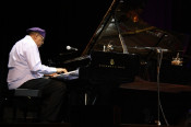 Actuació a l'Auditori Felip Pedrell de Tortosa del pianista cubà Chucho Valdès i la banda Afrocuban Messengers, el passat juliol de 2011