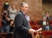 parlament frances president bernard accoyer