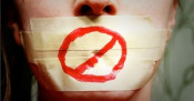 Prohibit parlar català