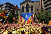 Joves es manifesten en una imatge d'arxiu