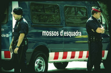 mossos esquadra policia catalana calatunya cos policial patrulla