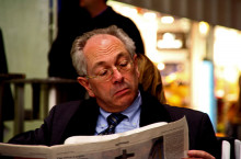 llegint, diari, lectura, interès