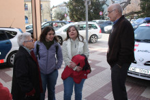 Àngels Monera i la seva família abans del judici.