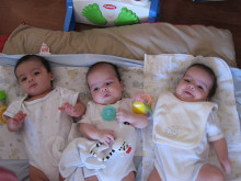 3 bessons bebes nadons nens
