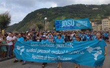 Milers de persones es manifesten per exigir la llibertat d'Uribetxeberria