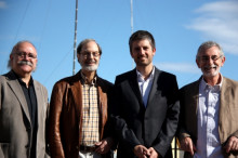Els quatre guardonats en aquesta 41a edició dels Premis Octubre. D'esquerra a dreta, Josep-Lluis Carod-Rovira (Narrativa ex aequo), Josep Anton Soldevilla (Poesia), Toni Cruanyes (Assaig) i Tomàs Llopis (Narrativa exaequo).