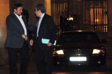 El president d'ERC, Oriol Junqueras, i Francesc Homs, al Palau de la Generalitat.