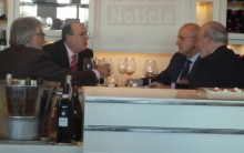 Duran amb el director de La Vanguardia Pepe Antich, Màrius Carol, director de comunicació del Grup Godó i Sánchez Llibre diputat d'UDC al Congrés. Foto Som Noticia 