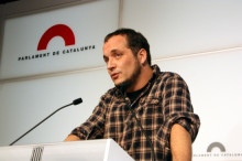 Fernández, en un moment d'una roda de premsa al Parlament.