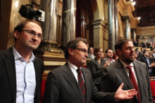Joan Herrera, Artur Mas i Oriol Junqueras, a l'hemicicle del Parlament de Catalunya, després d'aprova la declaració de sobirania amb els vots de CiU, ERC, ICV-EUiA i un de la CUP