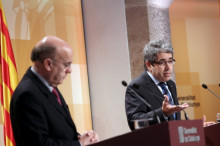 Francesc Homs durant la roda de premsa posterior a la reunió del consell executiu de dimarts 12 de març de 2013, al Palau de la Generalitat, acompanyat de Boi Ruiz, conseller de Salut