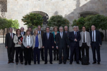Representants del Govern junt amb els membres del Consell Assessor per a la Transició Nacional