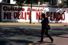 Mural a l'entrada de Burjassot (Horta Nord), municipi on residia Guillem Agulló, amb el lema 'Guillem Agulló, ni oblit ni perdó'. Aquest dijous es compleixen 20 anys de la mort del jove, assassinat per un grup d'ultradreta