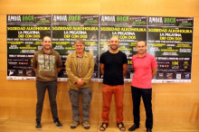 D'esquerra a dreta: Manel López, promotor del festival; Romà Casanovas, alcalde de Vallbona; Tommy Castillo, promotor del festival; i Raül Parramon, regidor de Joventut.