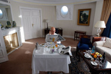 Duran a la seva habitació de l'Hotel Palace