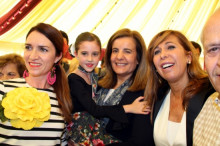La presidenta del PPC, Alícia Sánchez-Camacho, i la ministra de Treball i Seguretat Social, Fátima Báñez, a la Feria de Abril de Catalunya