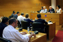 Imatge de la comissió d'estudi per a una reforma de l'estatut valencià d'aquest dijous abans de l'abandonament de l'oposició.