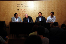 Joan Ignasi Elena (Avancem), Ernest Maragall (NECat), Oriol Junqueras (ERC) i Pere Almeda (NECat) durant la roda de premsa d'aquest dimarts a l'Ateneu Barcelonès