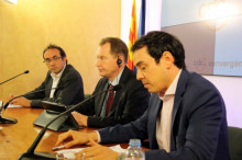 El president del Partit de l'Aliança dels Liberals i Demòcrates per Europa (ALDE), Graham Watso, acompanyat del secretari d'Organització de CDC, Josep Rull, en una imatge d'arxiu.