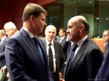Valdis Dombrovskis, vicepresident de la Comissió Europea amb Luis de Guindos, ministre espanyol d'Economia