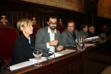 Els cinc regidors trànsfugues que fins ara formaven part del grup socialista a l'Ajuntament de Girona, aquest vespre moments abans de l'inici del ple