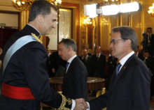 El rei dels espanyols el dia de la seva proclamació amb el president Mas
