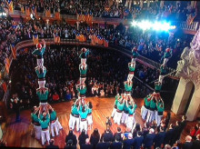 Castells, cant de la senyera i crits d'independència al Palau de la Musíca
