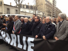 El president de la Generalitat, Artur Mas, l'alcalde de Barcelona, Xavier Trias, i alguns membres del Govern en la manifestació d'aquesta tarda a París