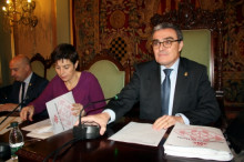 Imatge d'un Ple de la Paeria amb l'alcalde de Lleida, Àngel Ros, al costat de la tinent d'alcalde Marta Camps, que ha estat cessada
