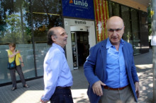 Duran i Lleida sortint de votar a la seu del partit a Barcelona