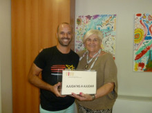 L'impulsor de la iniciativa, Eduard Sadurní, és voluntari de la Fundació Oncolliga de Girona a qui donat més de 680 euros de la venda del seu llibre
