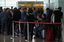 aeroport del prat, avions, viatges, setmana santa, vueling,