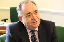 L'exprimer ministre d'Escòcia, Alex Salmond, en un moment de l'entrevista amb l'ACN al parlament de Westminster