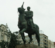 francisco franco eqüestre estàtua