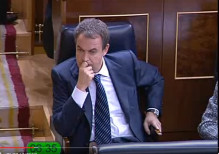 Zapatero amb cara de circunstancies davant les paraules de Tardà
