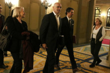 Raül Romeva, al mig, acompanyat de Maria Badia i Aleix Villatoro