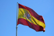 Bandera espanya a la plaza Colón