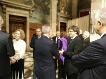 Puigdemont, durant l'estona posterior als discursos