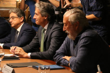 El ministre De la Serna, el secretari Gómez Pomar i el delegat del govern Millo durant una reunió per tractar la crisi del Prat