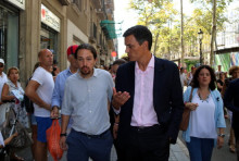 Imatge de Pablo Iglesias i Pedro Sánchez pujant les Rambles el passat 18 d'agost