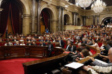 Moment de la votació al Parlament per aprovar la llei de creació de l'Agència Catalana de Protecció Social
